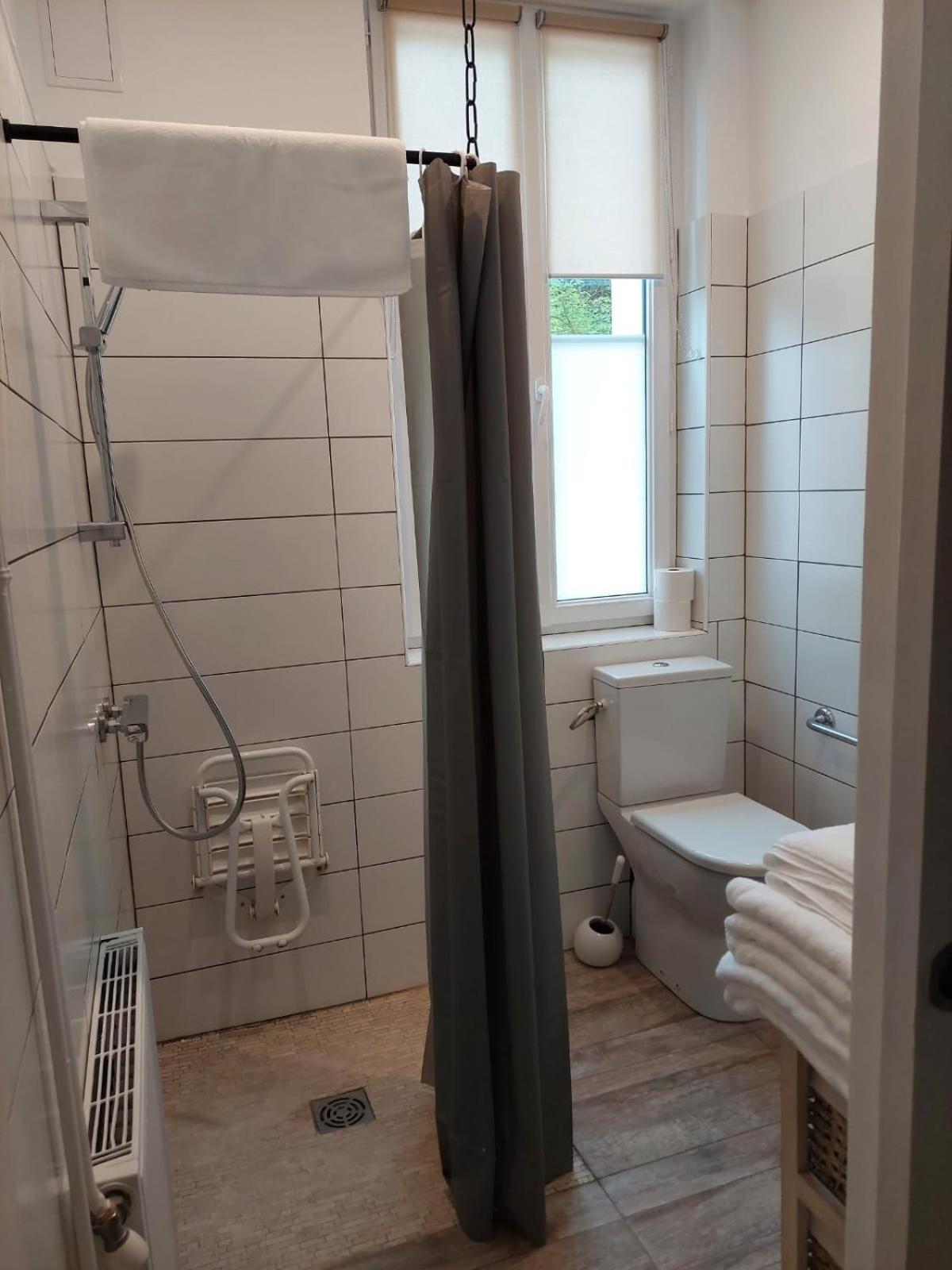 Le Clos Des Lodges Bernay  Zimmer foto