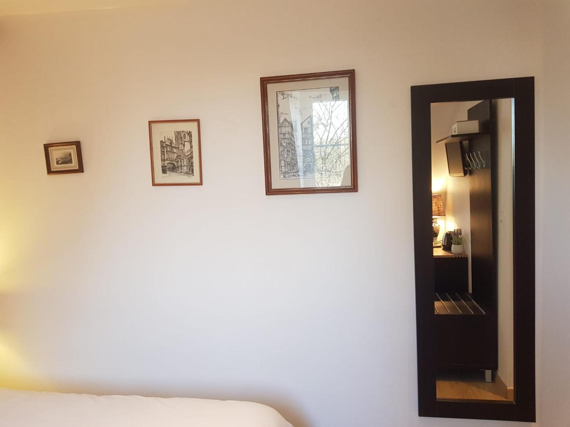 Le Clos Des Lodges Bernay  Zimmer foto