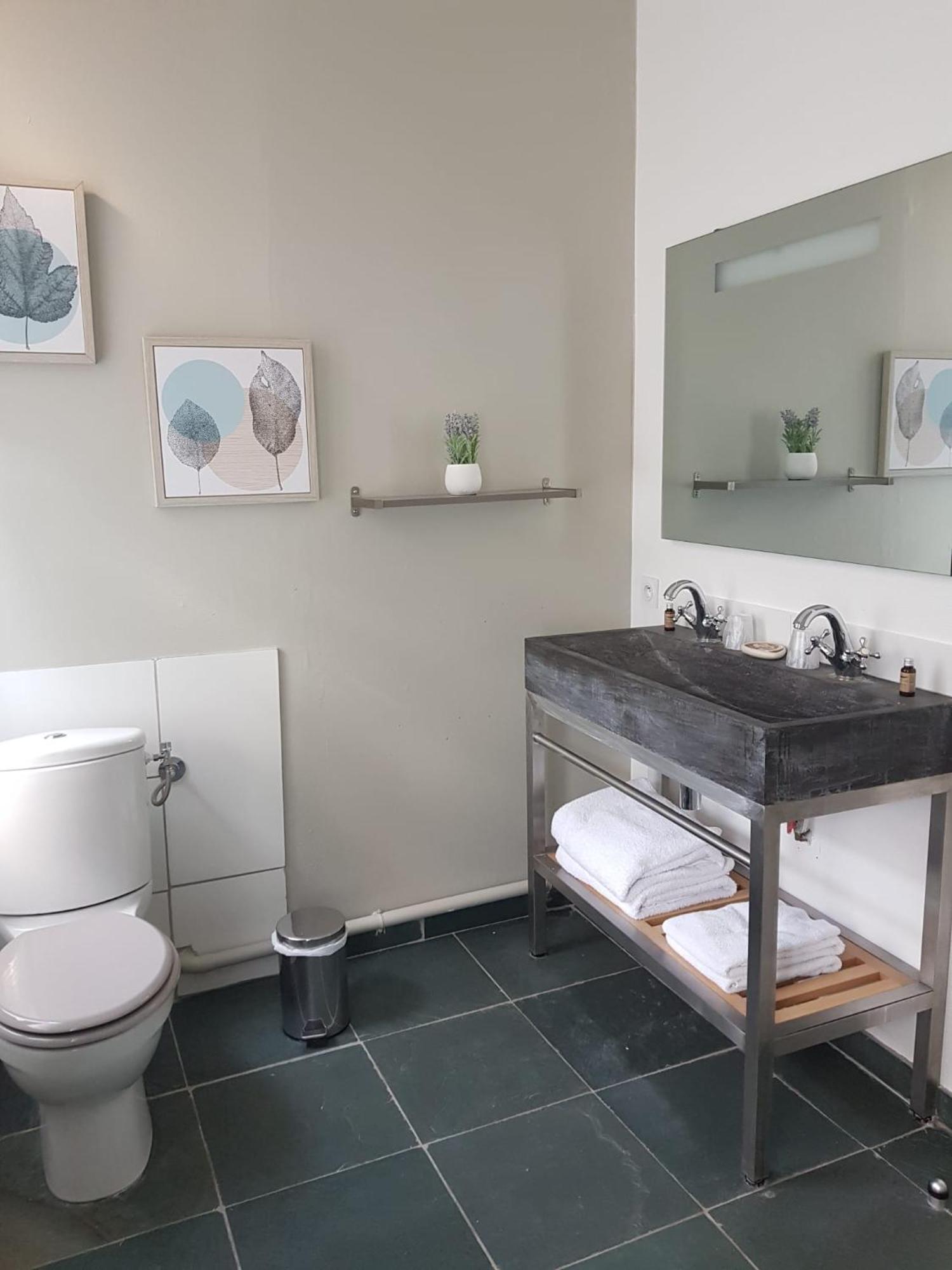 Le Clos Des Lodges Bernay  Zimmer foto