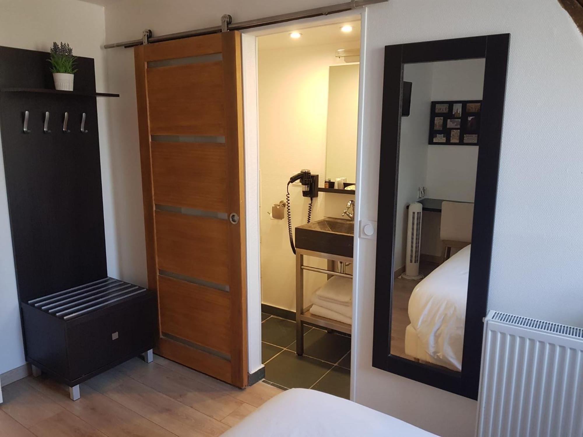 Le Clos Des Lodges Bernay  Zimmer foto
